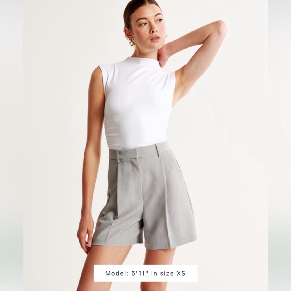 Abercrombie & Fitch Ultra High Rise Tailored Short